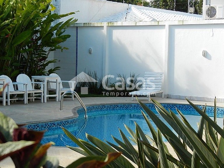Casa em Condomínio Fechado com Segurança 24h