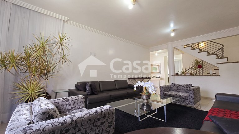 Casa em Condomínio Fechado com Segurança 24h