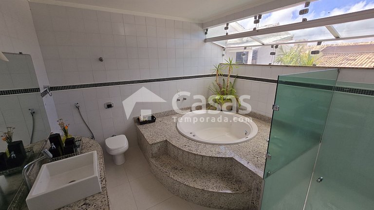 Casa em Condomínio Fechado com Segurança 24h