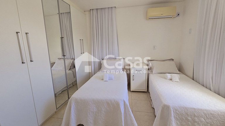 Casa em Condomínio Fechado com Segurança 24h