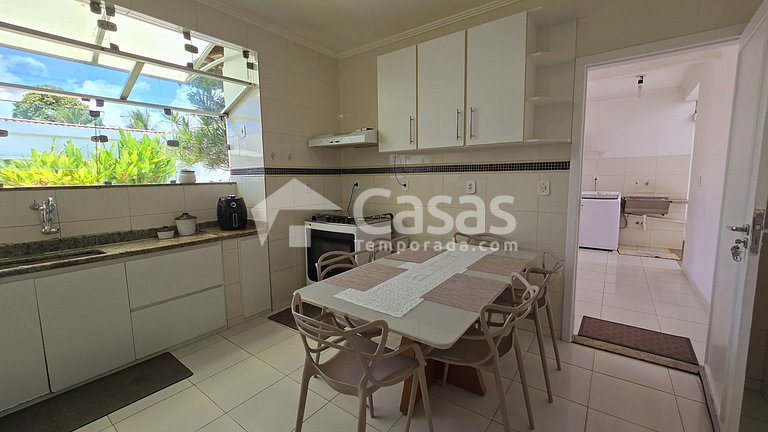 Casa em Condomínio Fechado com Segurança 24h
