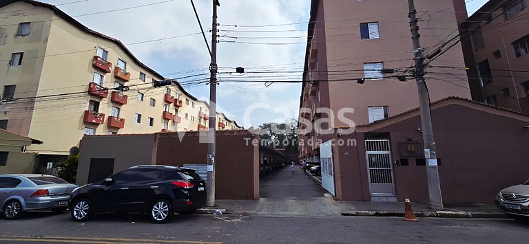 Com uma vaga de estacionamento e portaria 24 horas