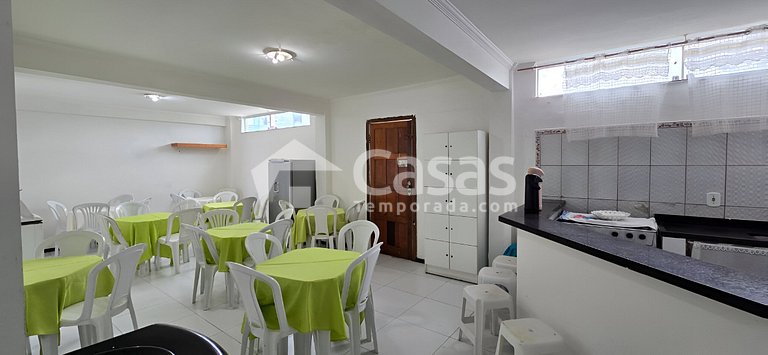Con 8 suites para familiares y amigos en la playa.