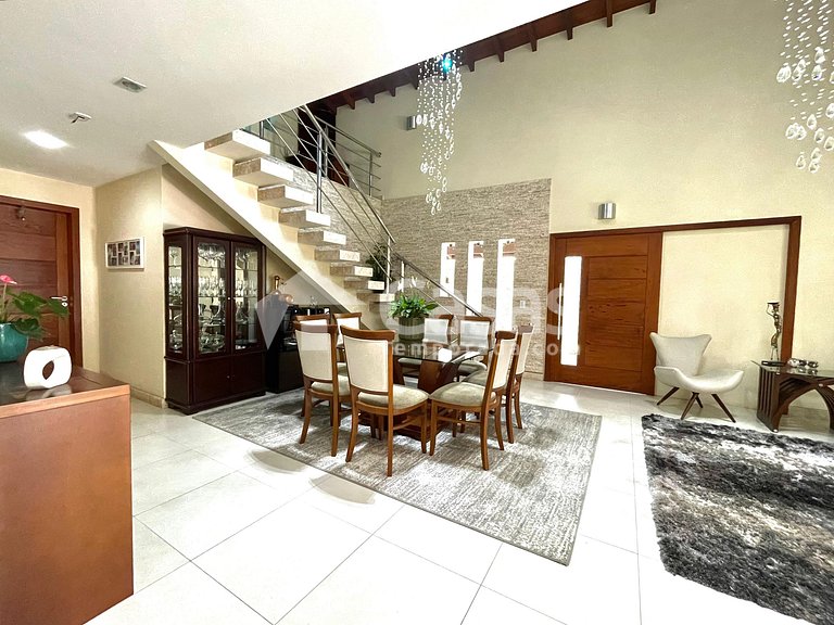 Casa en urbanización cerrada con 3 suites en Porto Seguro