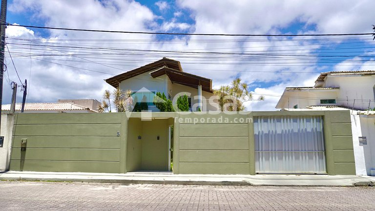 Casa em condomínio fechado com 3 suítes em Porto Seguro