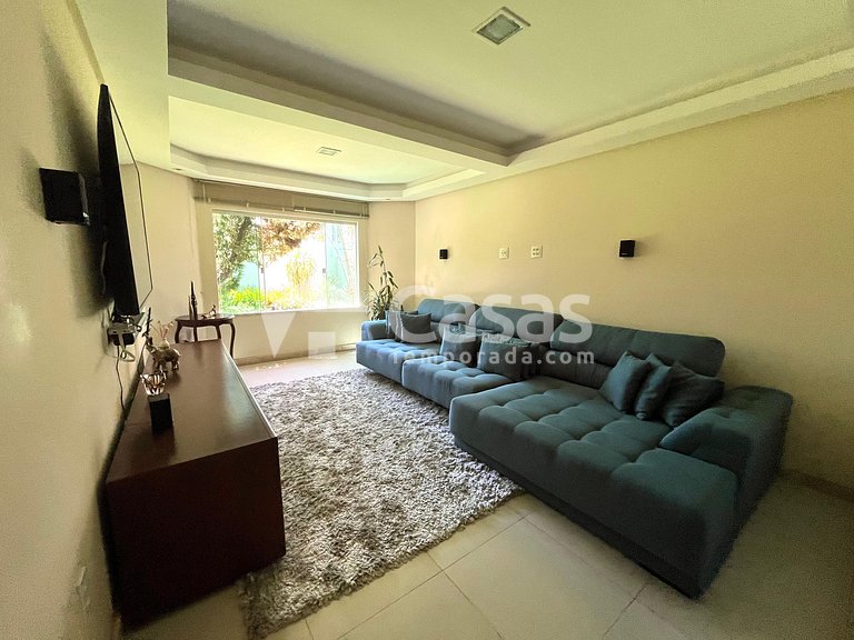 Casa en urbanización cerrada con 3 suites en Porto Seguro