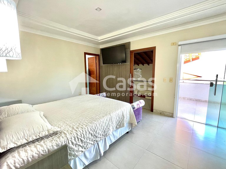 Casa em condomínio fechado com 3 suítes em Porto Seguro