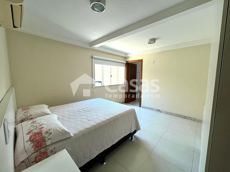 House in a gated community with 3 suites in Porto Seguro