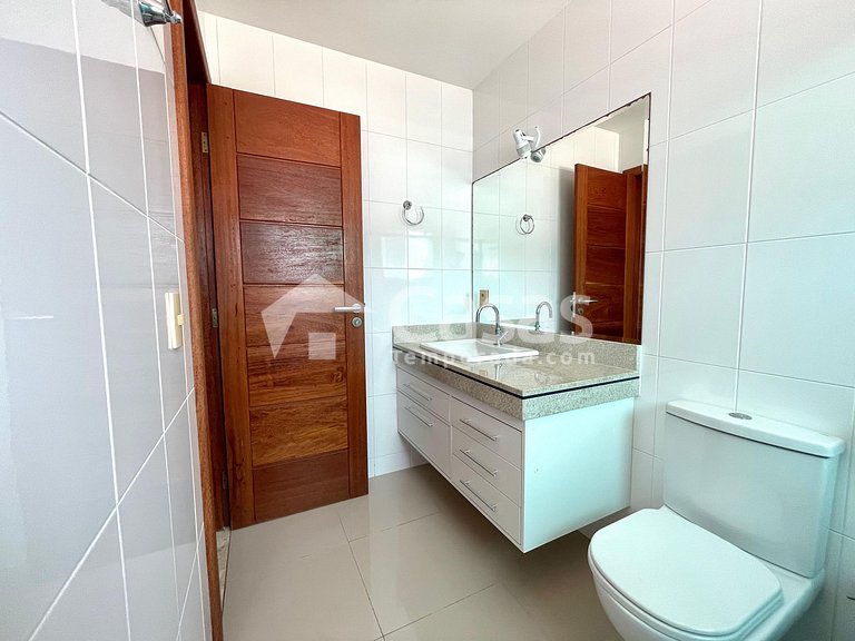 Casa en urbanización cerrada con 3 suites en Porto Seguro