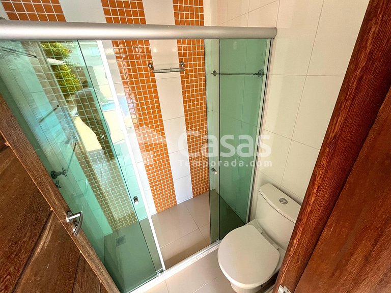 Casa en urbanización cerrada con 3 suites en Porto Seguro