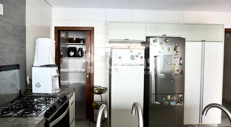 Piscina, Hidromassagem, Conforto Total no Condomínio Fechado