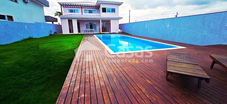 House with pool and barbecue area, 24-hour security