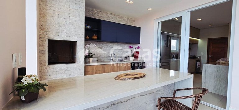 Casa Moderna com piscina e churrasqueira portaria 24h