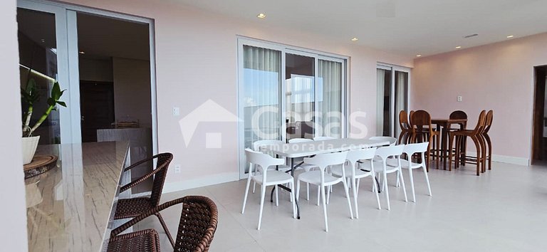 House with pool and barbecue area, 24-hour security