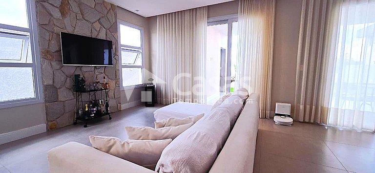 Casa Moderna com piscina e churrasqueira portaria 24h