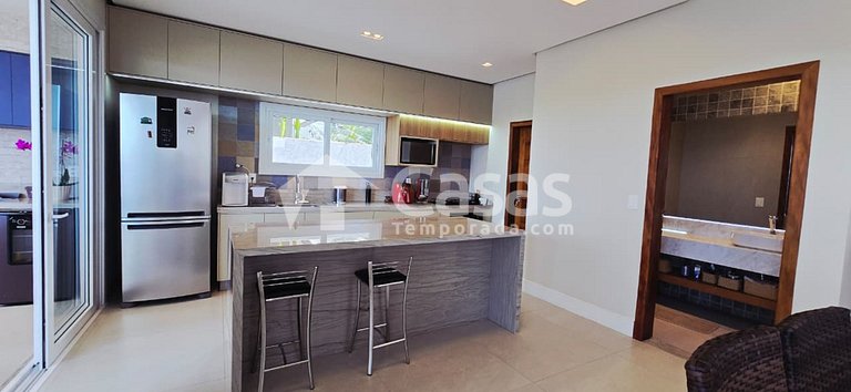 House with pool and barbecue area, 24-hour security