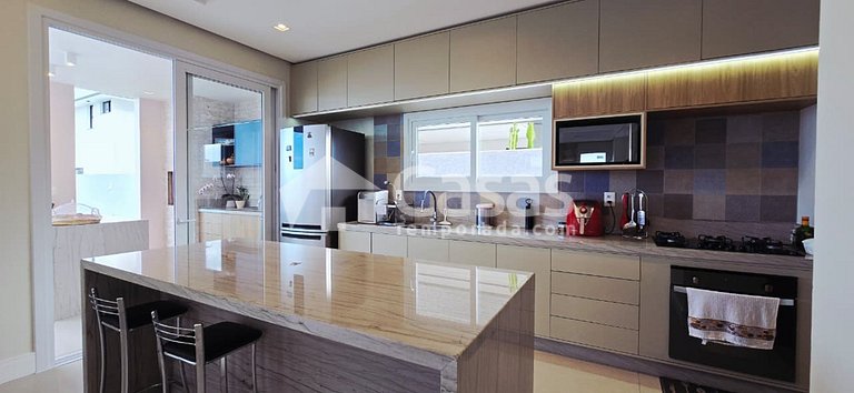 Casa Moderna com piscina e churrasqueira portaria 24h