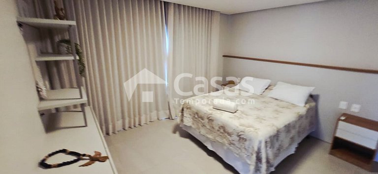 House with pool and barbecue area, 24-hour security