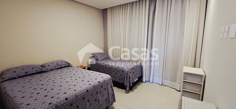 Casa Moderna com piscina e churrasqueira portaria 24h