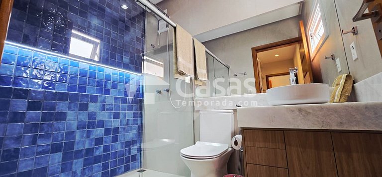 House with pool and barbecue area, 24-hour security