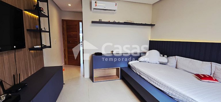 Casa con piscina y zona de barbacoa, seguridad las 24 horas