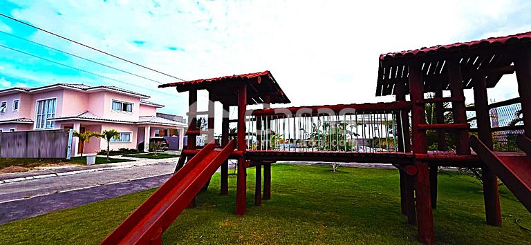 House with pool and barbecue area, 24-hour security