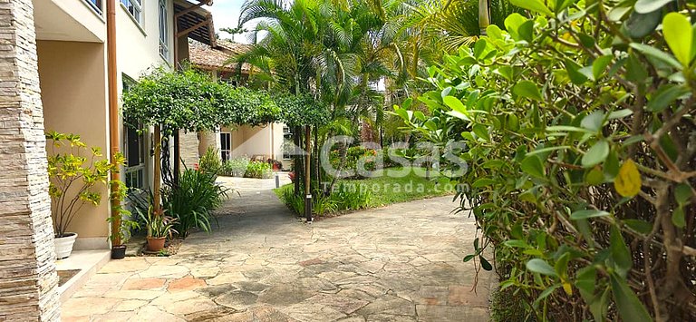 Duplex facing the pool, 100m from Taperapuan Beach.