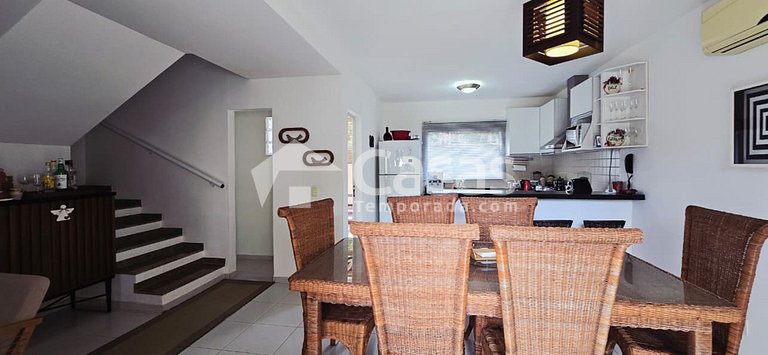 Duplex facing the pool, 100m from Taperapuan Beach.