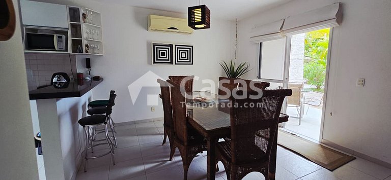 Duplex facing the pool, 100m from Taperapuan Beach.