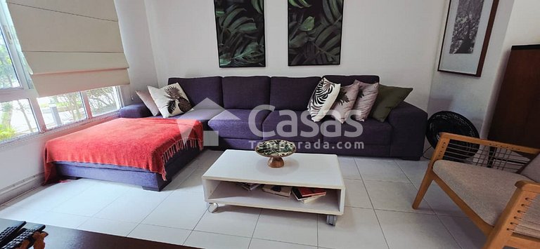 Duplex facing the pool, 100m from Taperapuan Beach.