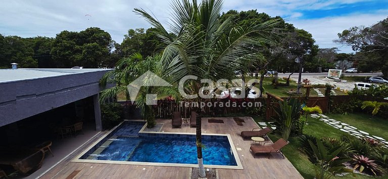 50 metros da praia. Piscina. Café da manhã. O lugar ideal