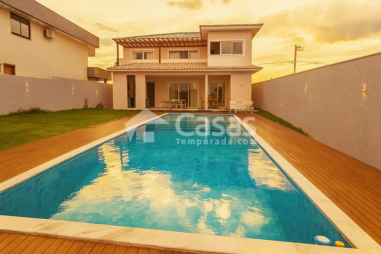 Casa con piscina y zona de barbacoa, seguridad las 24 horas
