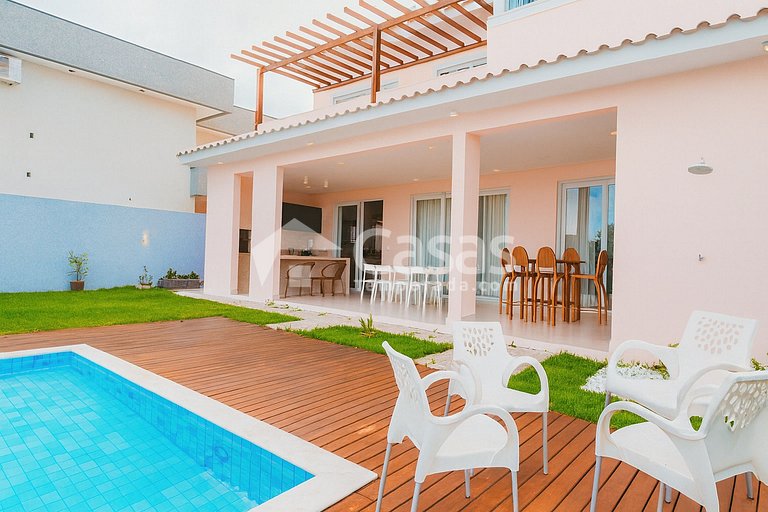 House with pool and barbecue area, 24-hour security