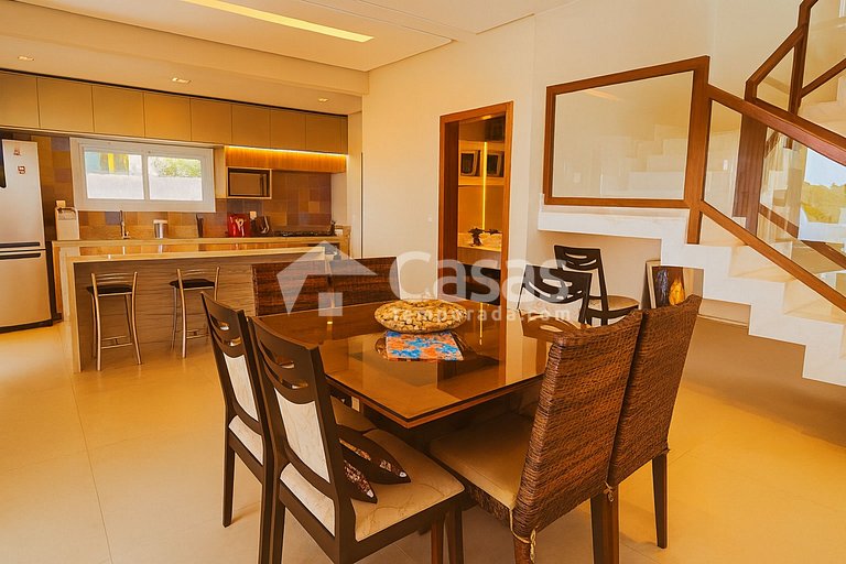 House with pool and barbecue area, 24-hour security