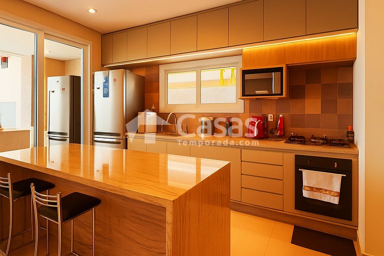 House with pool and barbecue area, 24-hour security