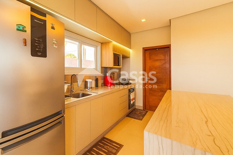 Casa Moderna com Piscina 10×5 em Condomínio de Alto Padrão