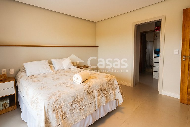 Casa Moderna com Piscina 10×5 em Condomínio de Alto Padrão