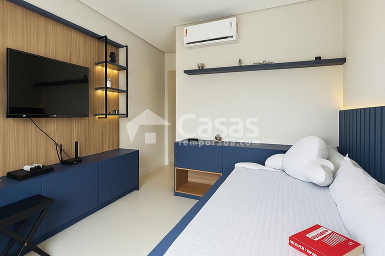 House with pool and barbecue area, 24-hour security