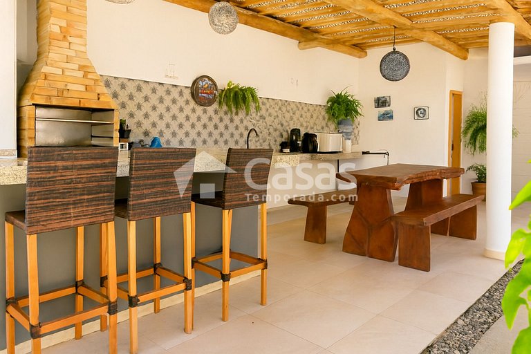 Family Retreat in Porto Seguro with Pool, 4 Bedrooms and Wi-