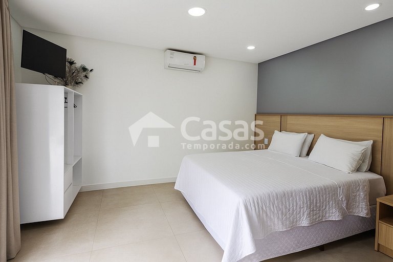 Affordable and comfortable accommodation on Mutá beach.