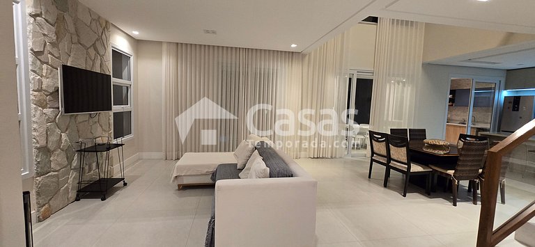 Casa Moderna com Piscina 10×5 em Condomínio de Alto Padrão