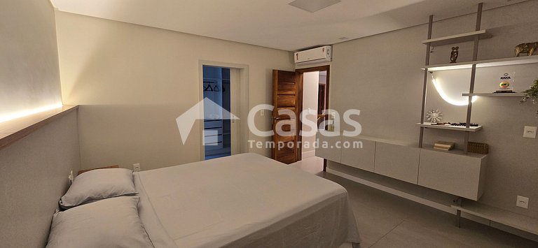 Casa con piscina y zona de barbacoa, seguridad las 24 horas