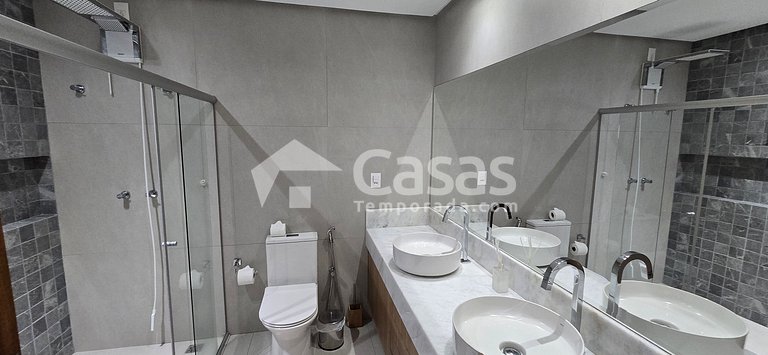 Casa Moderna com Piscina 10×5 em Condomínio de Alto Padrão