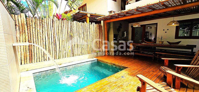 Casa com piscina privativa e churrasqueira