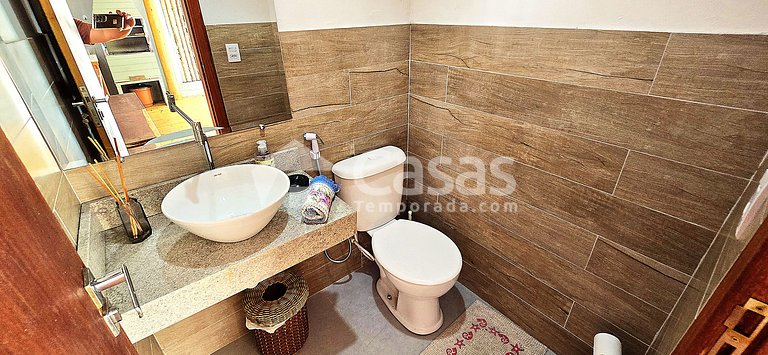 Casa com piscina privativa e churrasqueira