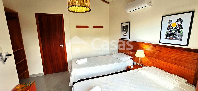 Casa com piscina privativa e churrasqueira