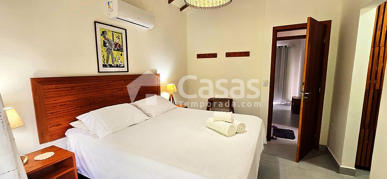 Casa com piscina privativa e churrasqueira