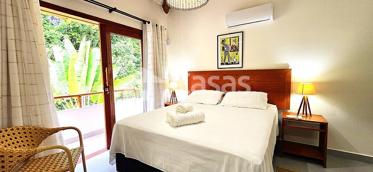 Casa com piscina privativa e churrasqueira