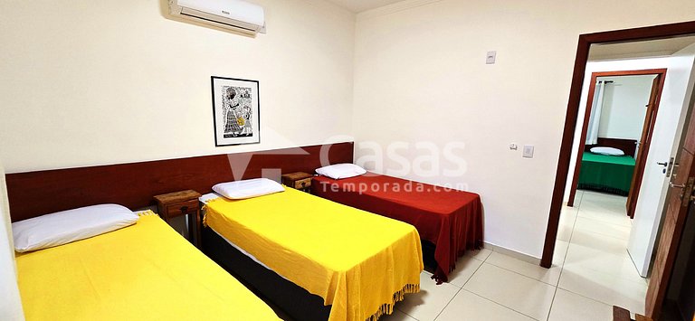 Casa Térrea 950m da Praia Taperapuan | 2 Suítes