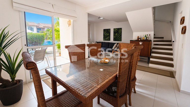 Duplex facing the pool, 100m from Taperapuan Beach.